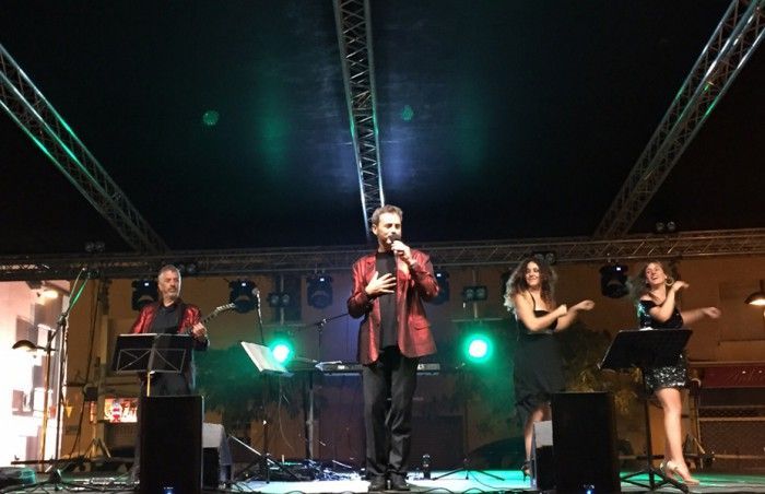 VILANOVA DEL CAMÍ (l'Anoia) · Ball Festa Major · Jaume, Francesc, Marcel, Laura Martín i Laura Mercè ·04/09/2015