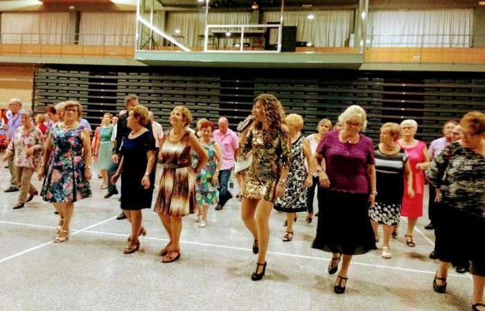 12/10/2017 – VILANOVA DEL CAMÍ (l'Anoia) – Ball Festa Major (Jaume, Francesc, Rita, Lourdes, Cris)