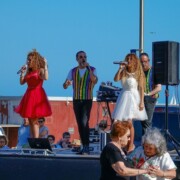BARCELONA · Plaça del Mar · Platja de la Barceloneta · Dijous 9 de juny de 2022 · Ball Gent Gran Districte Ciutat Vella