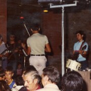 AVIÀ (Berguedà) Presentació oficial del grup Orgue de Gats a la plaça Padró · Festa Major 28/08/1981