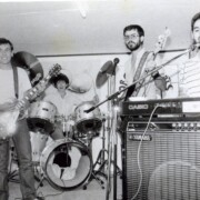 REGIÓ 7 Foto al local d'assaig (1984) Pere Farrés, Amadeu Sabata, JAume Fíguls, Lluís Mas
