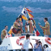 VILANOVA DE SAU (Osona) · Inauguració de la barca "El fadrí de Sau" Orgue de Gats posant música a la festa · 15/06/1996