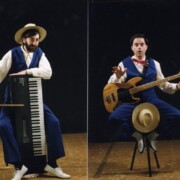 SESSIÓ FOTOGRÀFICA PROMOCIONAL · Sergi Fidemraizer (teclats) i Jaume Fíguls (baix i poques veus) · 1994