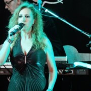 TORRELAMEU (la Noguera) Concert i ball · Festa del Roser · Jaume Fíguls (teclats) Lourdes Rubio (cantant) Cris Sáez (cantant) Juanma (cantant) Manel Farré (cantant) · 07/05/2018