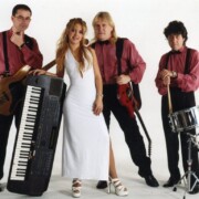 SESSIÓ FOTOS PROMOCIONALS 2002 · Jaume Fíguls (baix) Paco Granged (cantant i guitarra) Cris (teclats) Àngel Àrias (bateria)