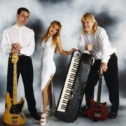 SESSIÓ FOTOS PROMOCIONALS 2002 · Jaume Fíguls (baix) Paco Granged (cantant i guitarra) Cris (teclats)